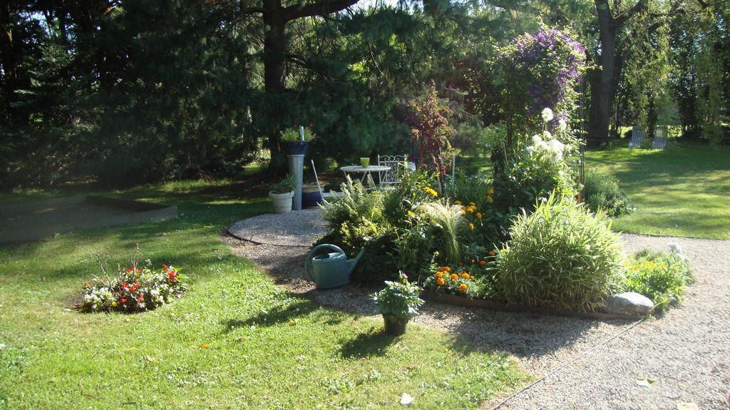 Le Venay Bed and Breakfast Frontenaud Εξωτερικό φωτογραφία