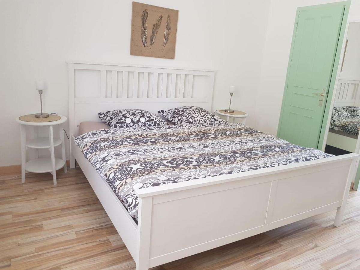Le Venay Bed and Breakfast Frontenaud Εξωτερικό φωτογραφία